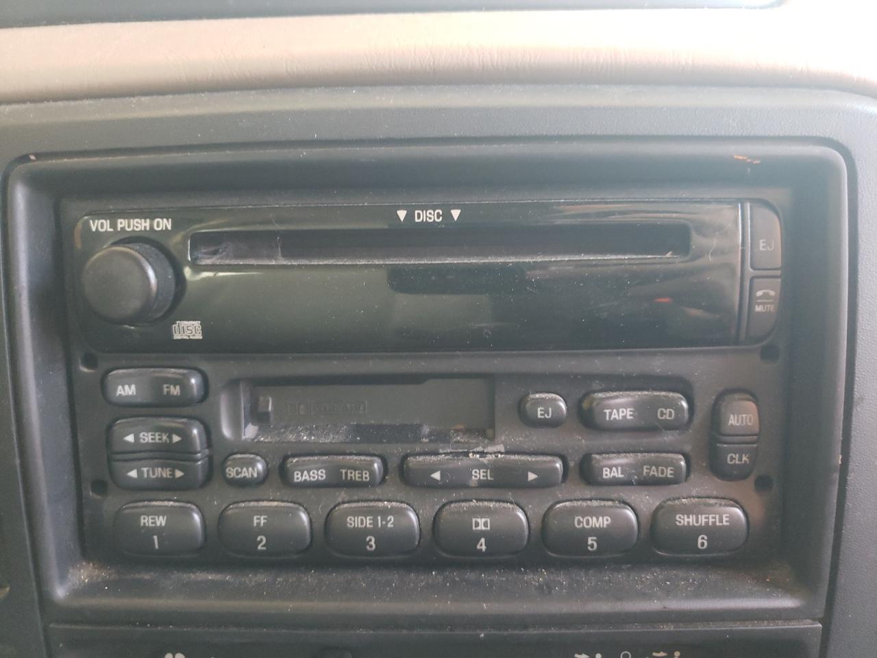 Photo 9 from auction – 2002 FORD WINDSTAR S with VIN 2FMZA524X2BB70185