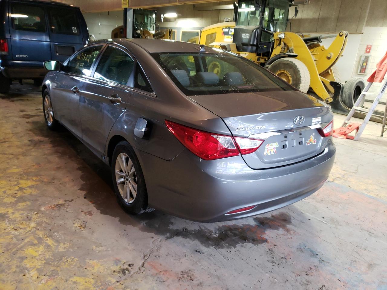 Photo 3 from auction – 2013 HYUNDAI SONATA GLS with VIN 5NPEB4AC3DH540242
