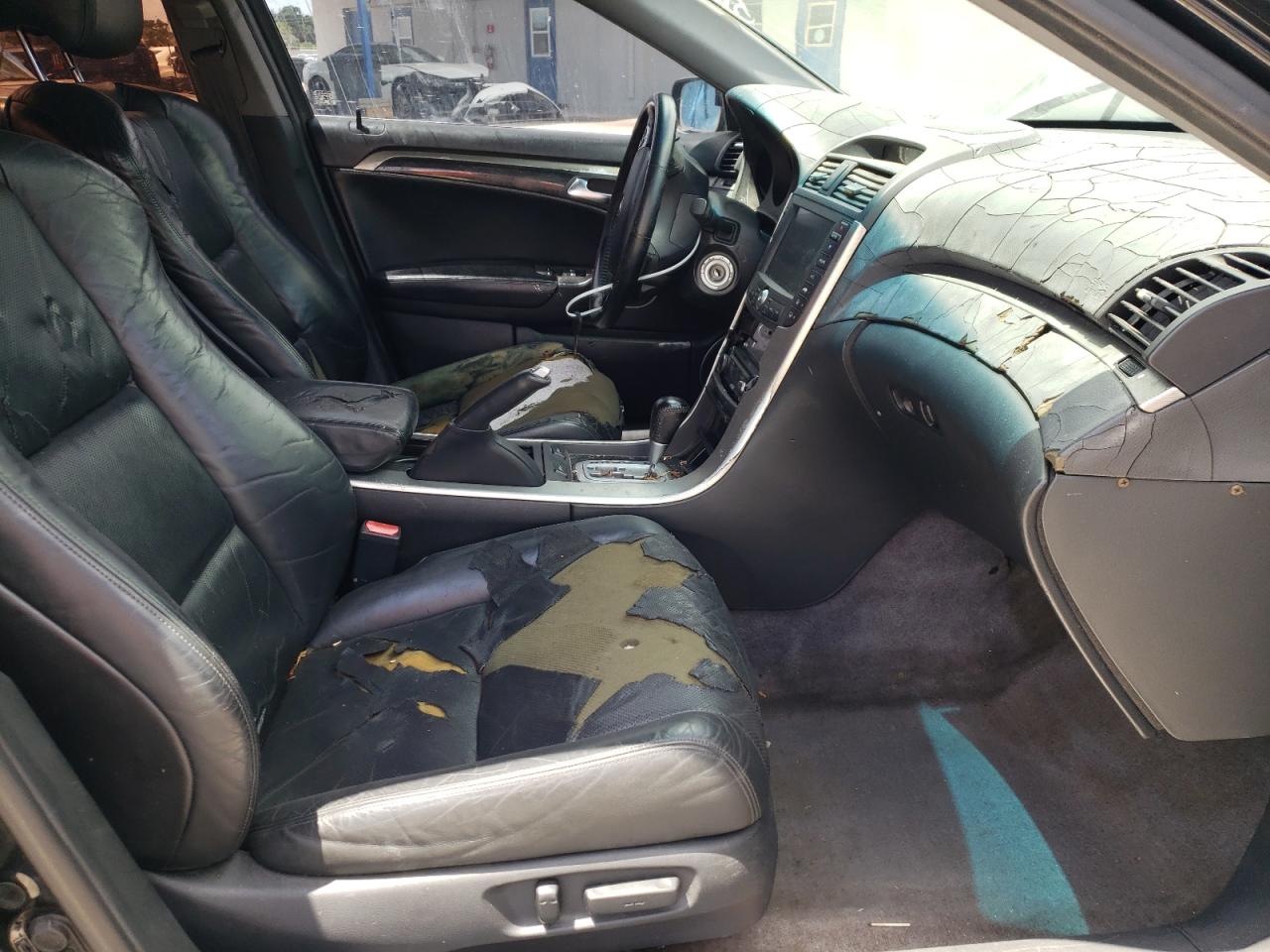 Photo 5 from auction – 2004 ACURA TL with VIN 19UUA66294A028679