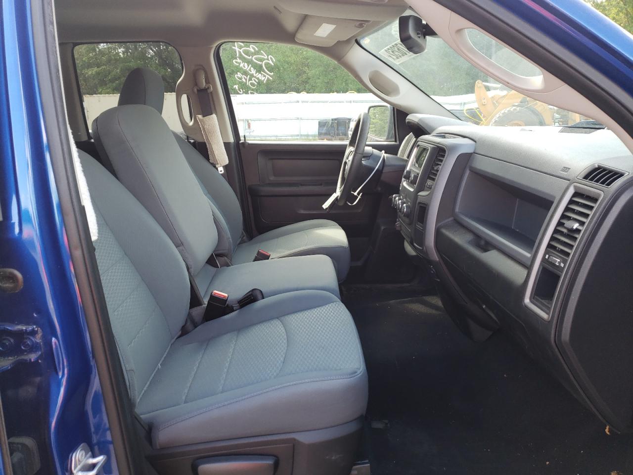 Photo 5 from auction – 2019 RAM 1500 CLASS with VIN 1C6RR6FG2KS610260