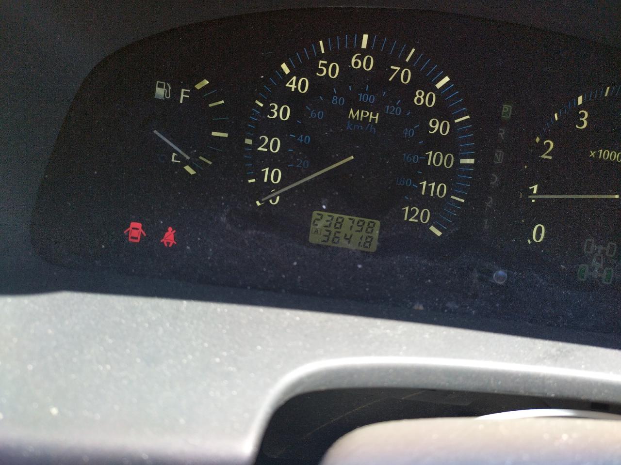 Photo 8 from auction – 2001 INFINITI QX4 with VIN JNRDR09Y71W218077