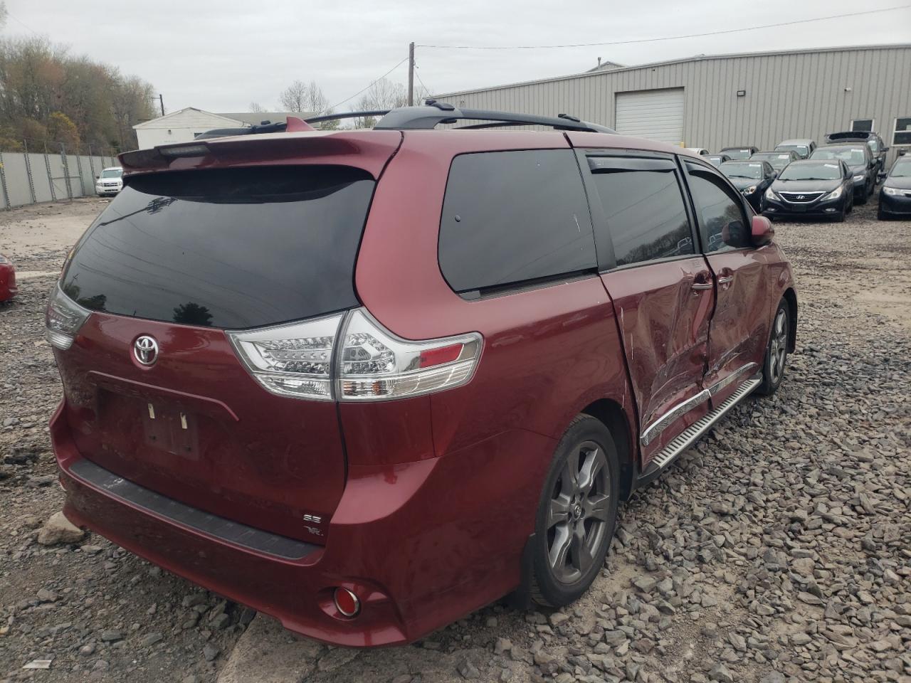 Photo 4 from auction – 2018 TOYOTA SIENNA with VIN 5TDXZ3DC7JS964667