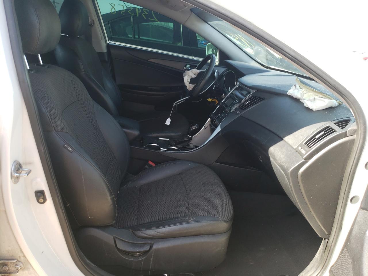Photo 5 from auction – 2011 HYUNDAI SONATA SE with VIN 5NPEC4AC2BH241240