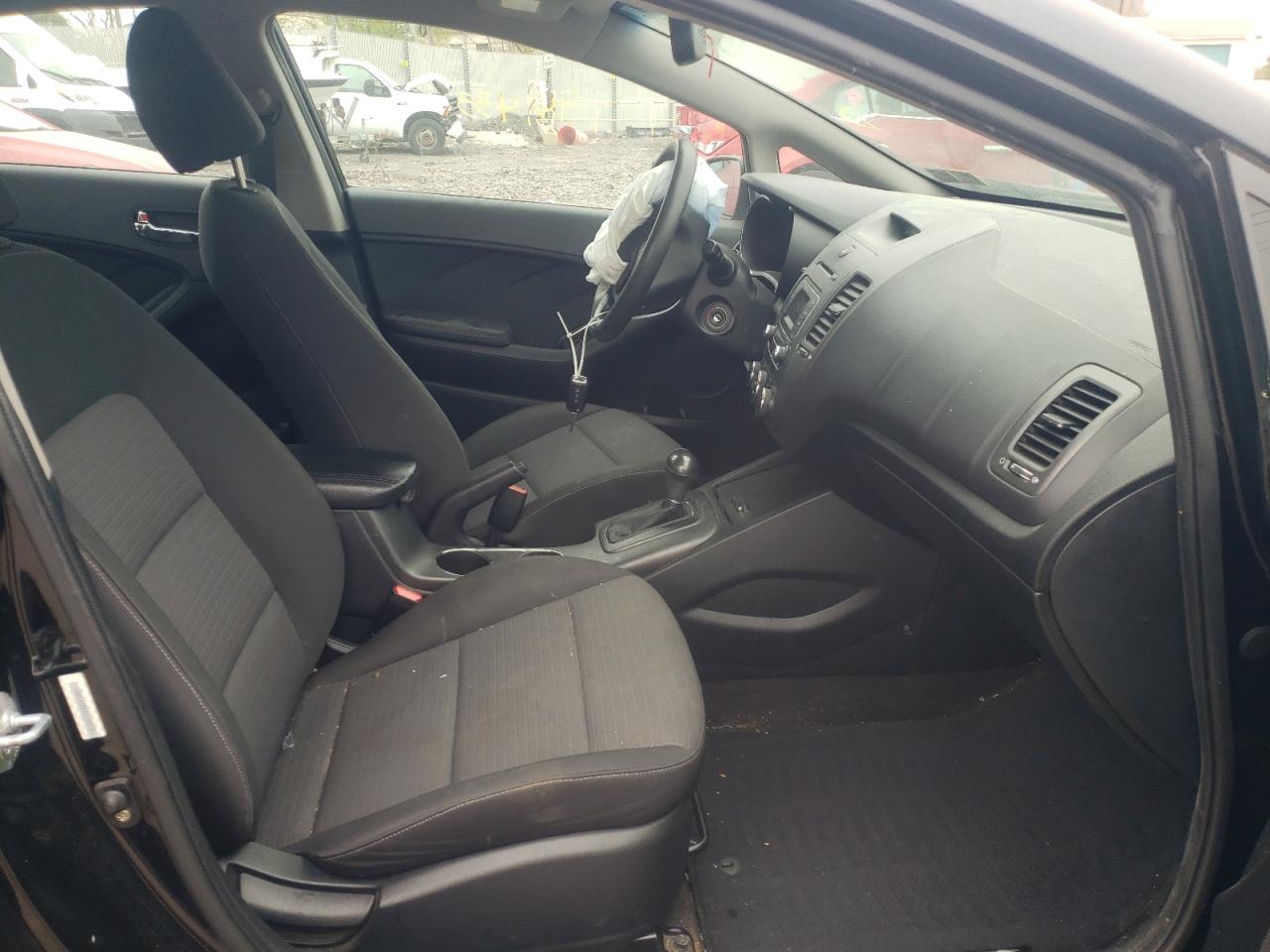 Photo 5 from auction – 2014 KIA FORTE LX with VIN KNAFX4A64E5184236