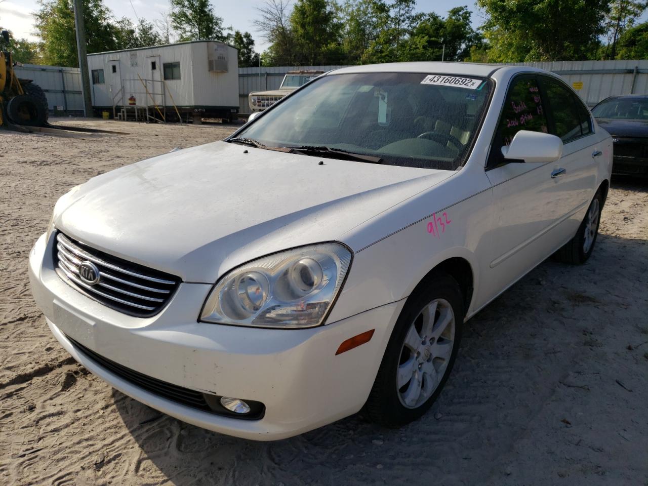 Photo 2 from auction – 2006 KIA OPTIMA LX with VIN KNAGE124065059368
