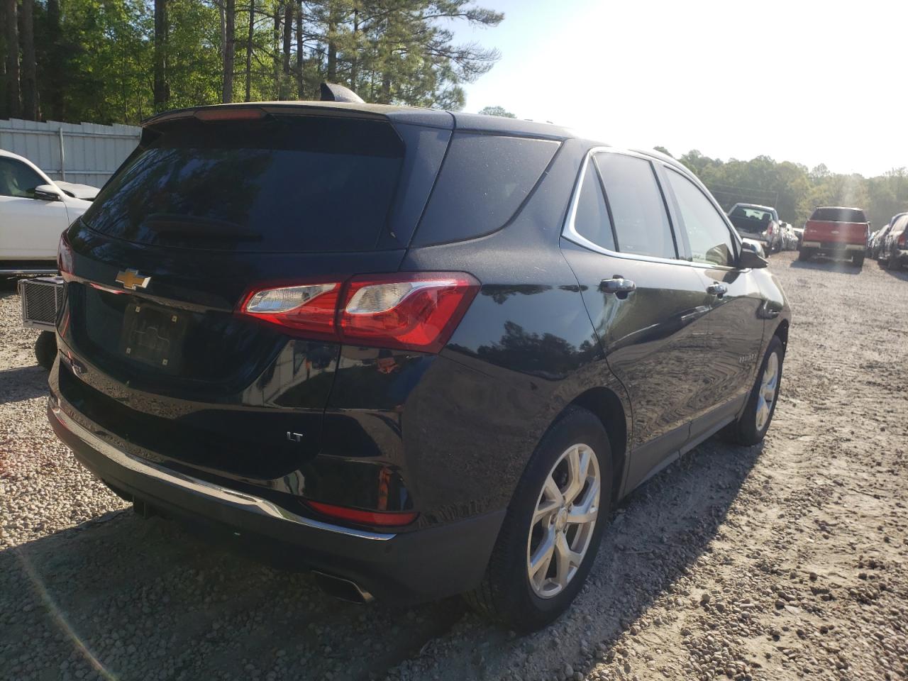 Photo 4 from auction – 2018 CHEVROLET EQUINOX LT with VIN 2GNAXKEX1J6186410
