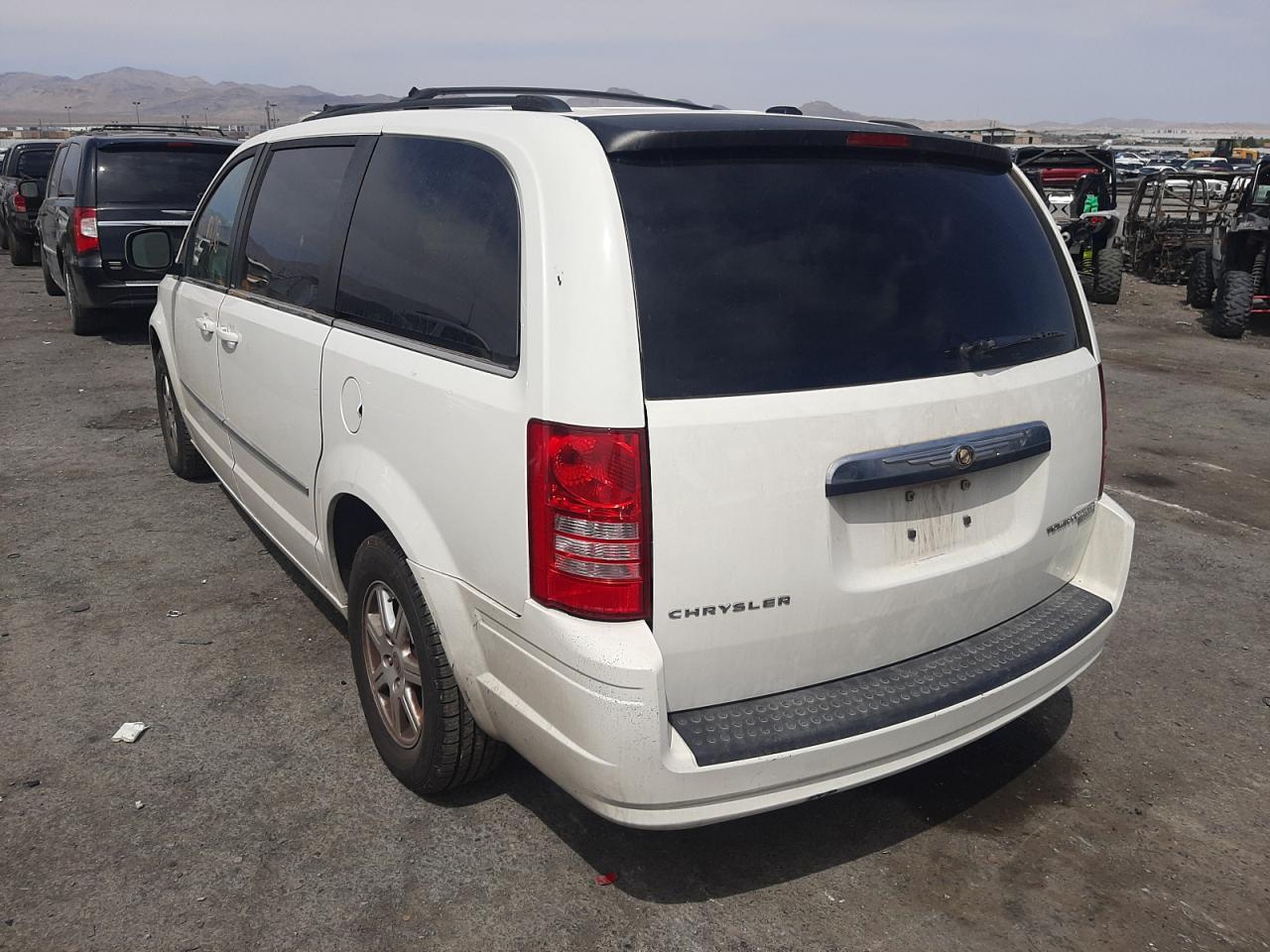Photo 3 from auction – 2010 CHRYSLER TOWN & COU with VIN 2A4RR5D10AR493211