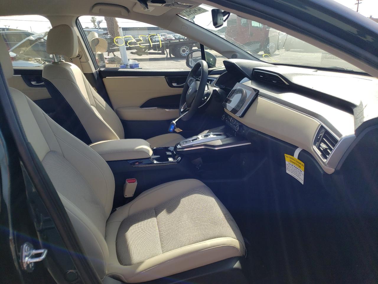 Photo 5 from auction – 2019 HONDA CLARITY with VIN JHMZC5F10KC002939