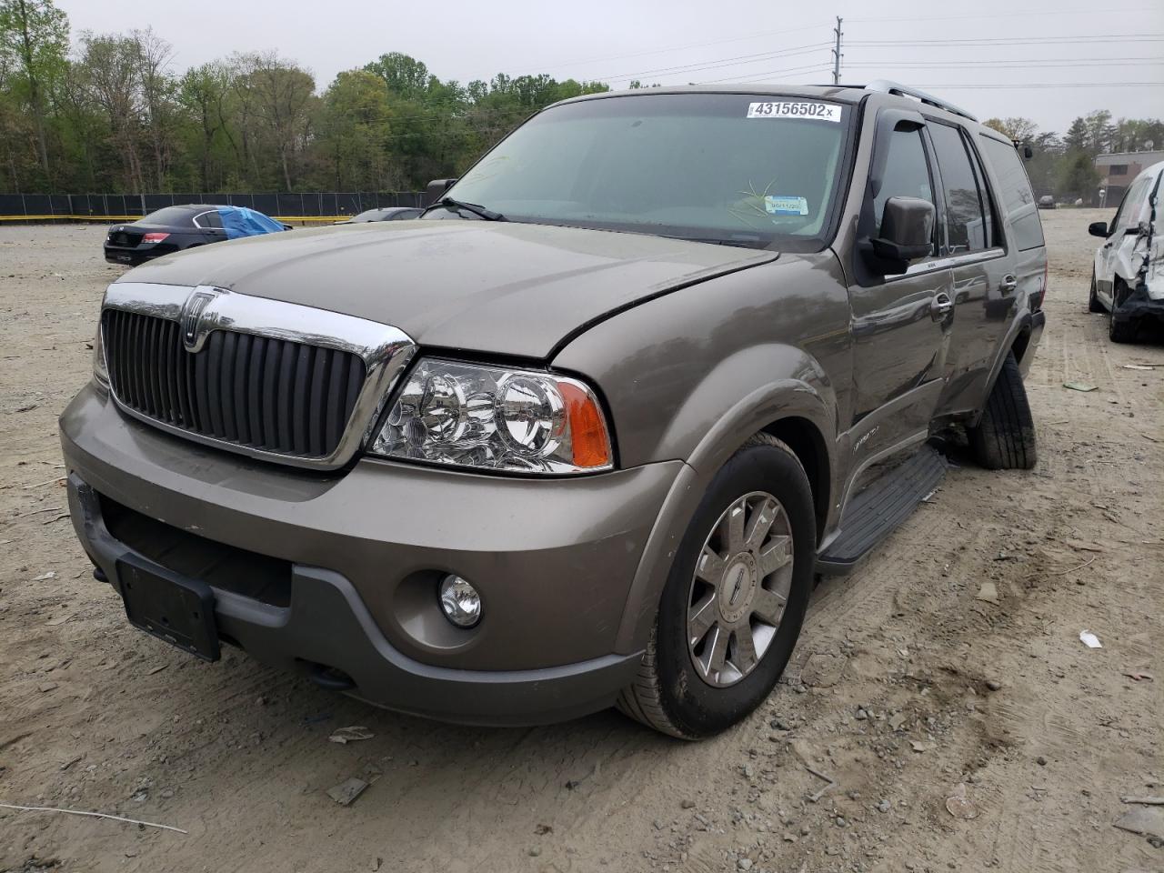 Photo 2 from auction – 2004 LINCOLN NAVIGATOR with VIN 5LMFU28R84LJ39044