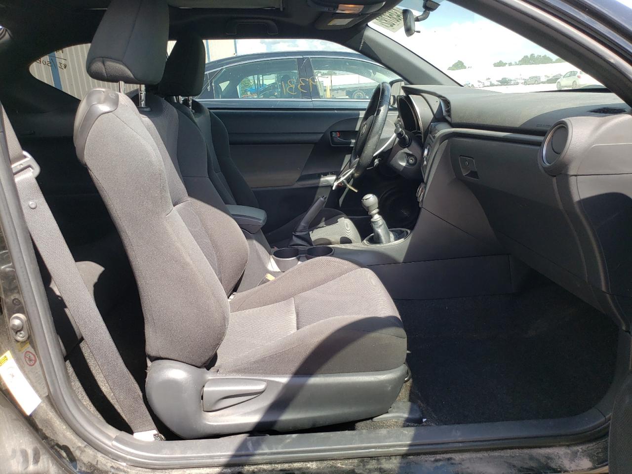 Photo 5 from auction – 2011 TOYOTA SCION TC with VIN JTKJF5C72B3018387
