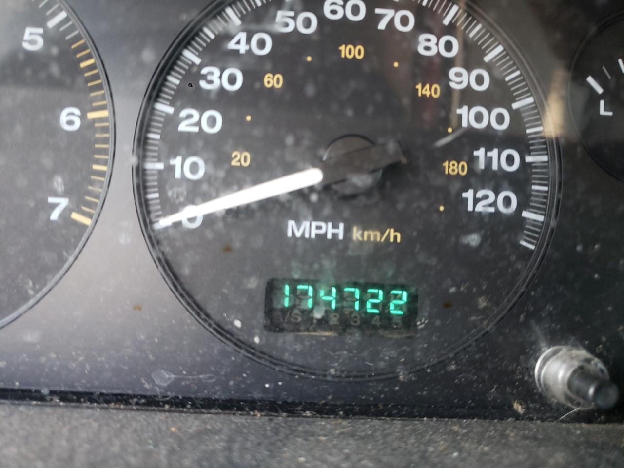 Photo 8 from auction – 2002 JEEP GRAND CHER with VIN 1J4GX48S62C310091
