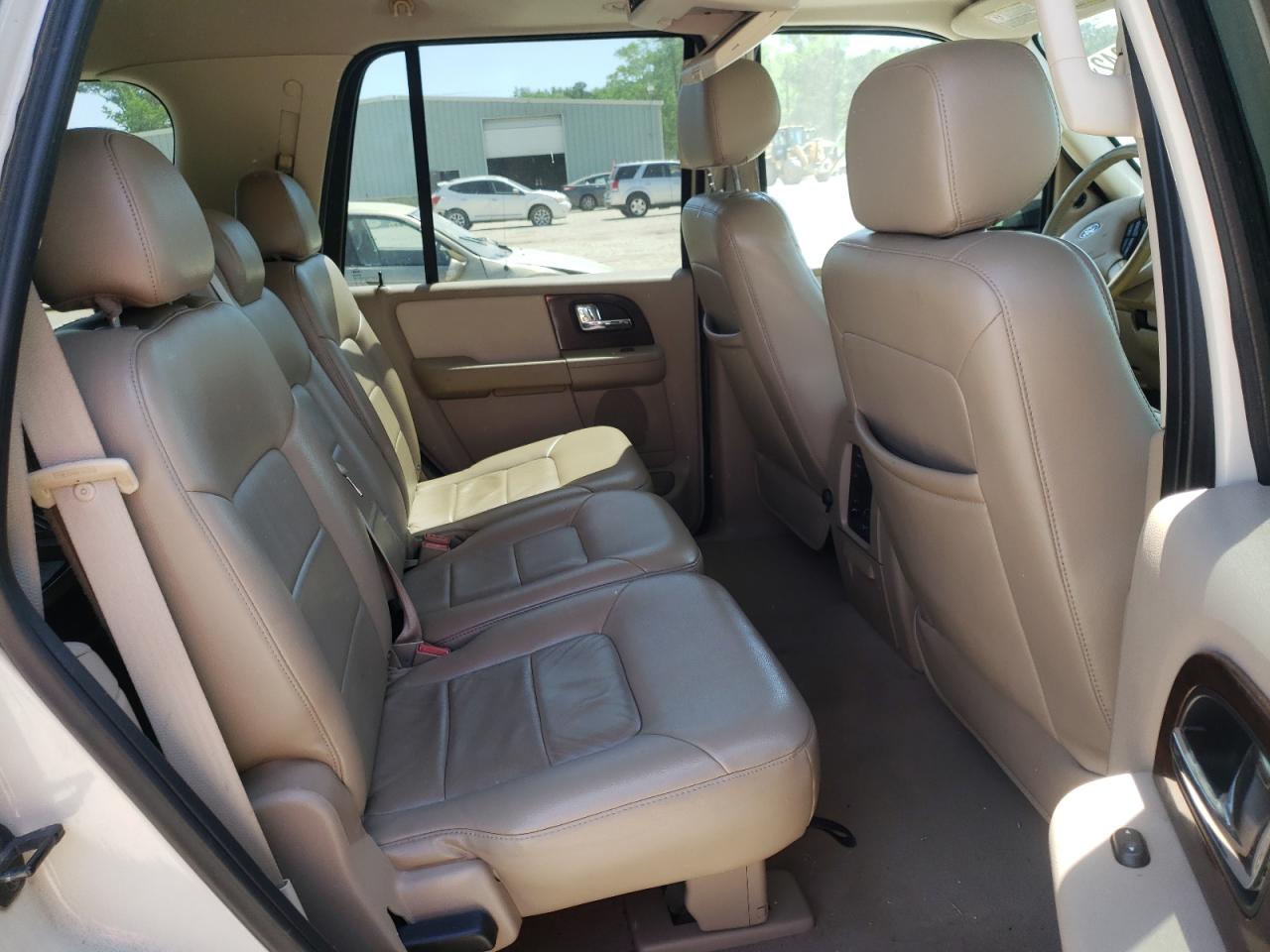 Photo 6 from auction – 2006 FORD EXPEDITION with VIN 1FMFU20546LA65460