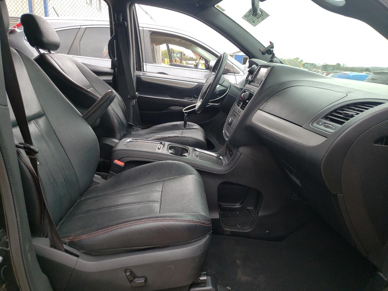 Photo 5 from auction – 2016 DODGE GRAND CARA with VIN 2C4RDGEGXGR314734