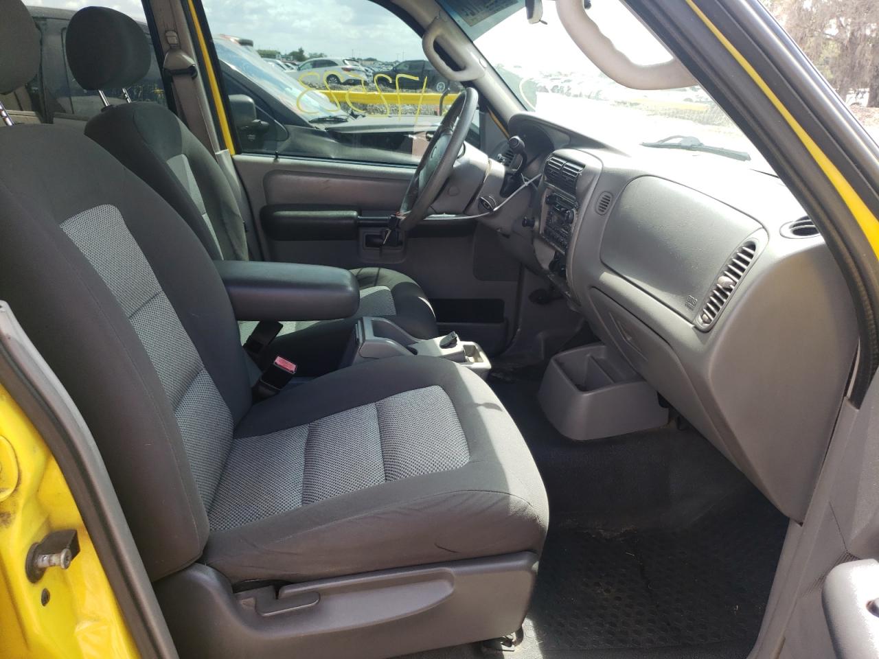 Photo 5 from auction – 2003 FORD EXPLORER S with VIN 1FMZU67E73UA12879
