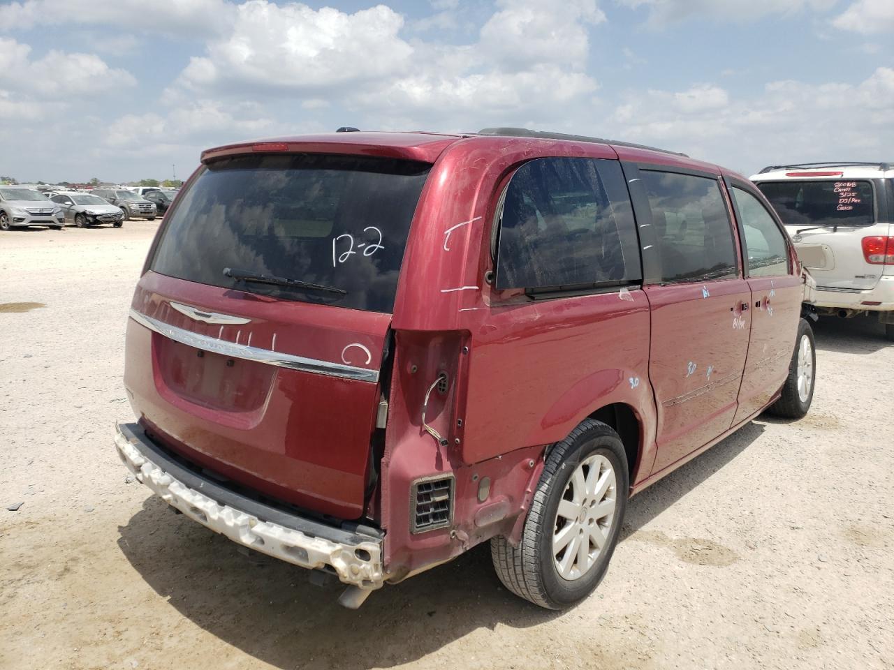 Photo 4 from auction – 2014 CHRYSLER TOWN & COU with VIN 2C4RC1BG0ER402273