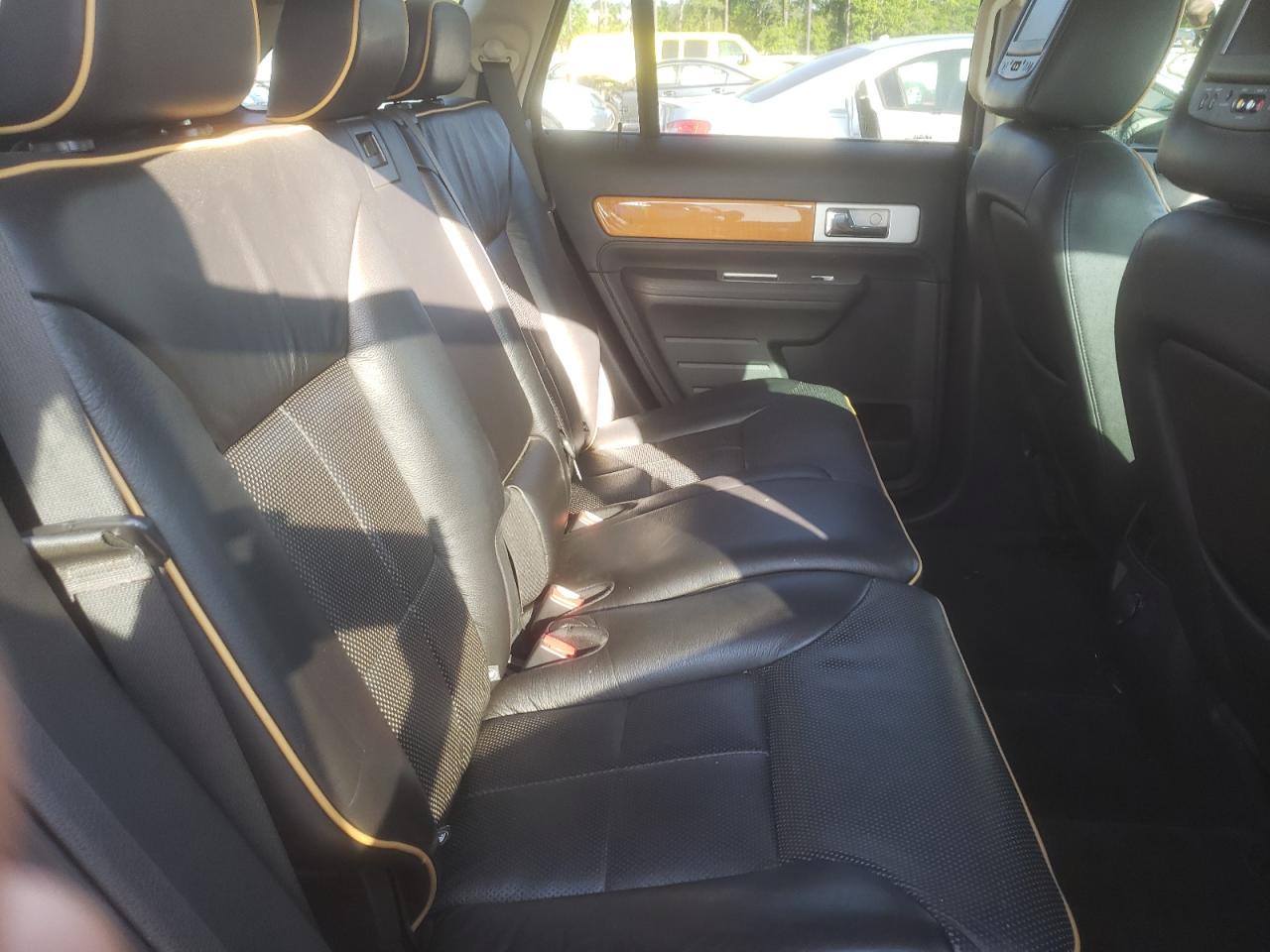 Photo 6 from auction – 2010 LINCOLN MKX with VIN 2LMDJ8JC7ABJ32372
