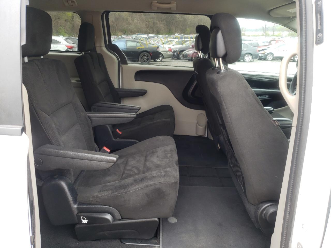 Photo 6 from auction – 2015 DODGE GRAND CARA with VIN 2C4RDGBG8FR681974