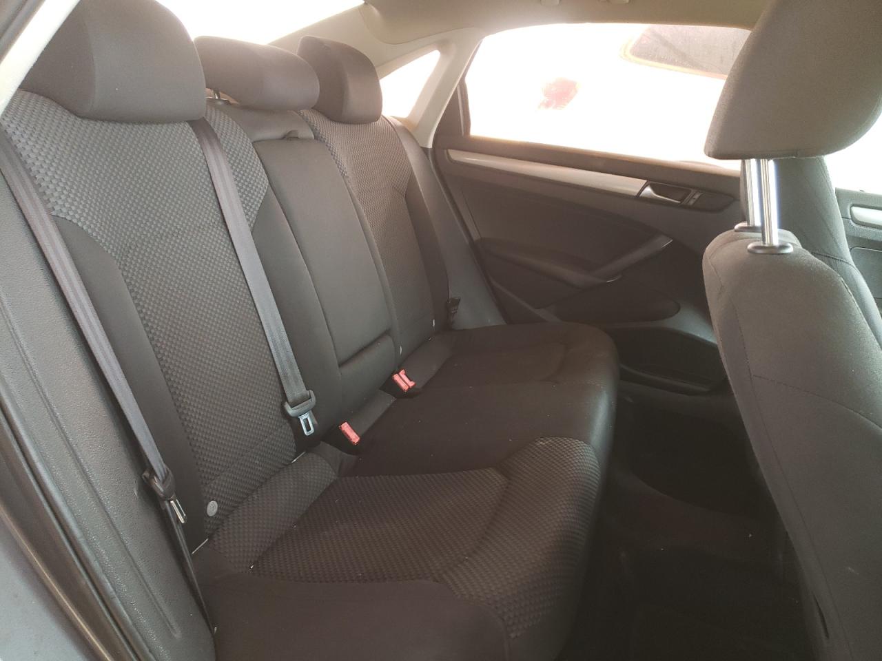Photo 6 from auction – 2013 VOLKSWAGEN PASSAT S with VIN 1VWAP7A39DC094639