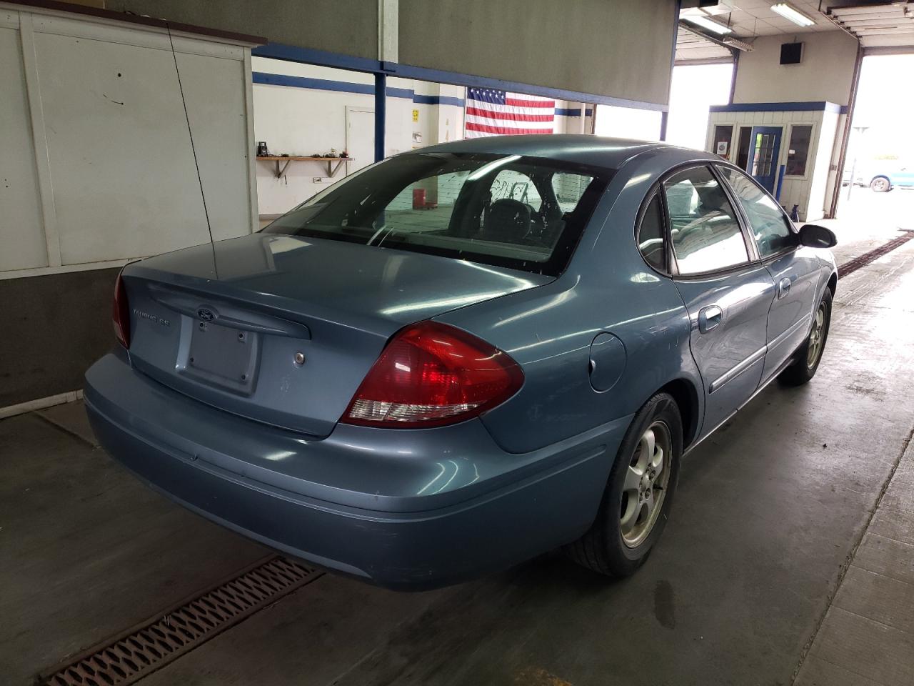 Photo 4 from auction – 2006 FORD TAURUS SE with VIN 1FAFP53U06A183622