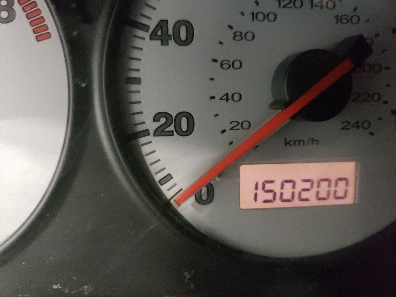 Photo 8 from auction – 2002 HONDA CIVIC with VIN 2HGES26782H608204