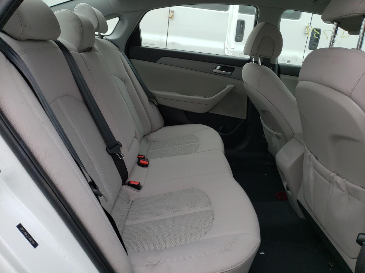 Photo 6 from auction – 2017 HYUNDAI SONATA SE with VIN 5NPE24AF0HH482154
