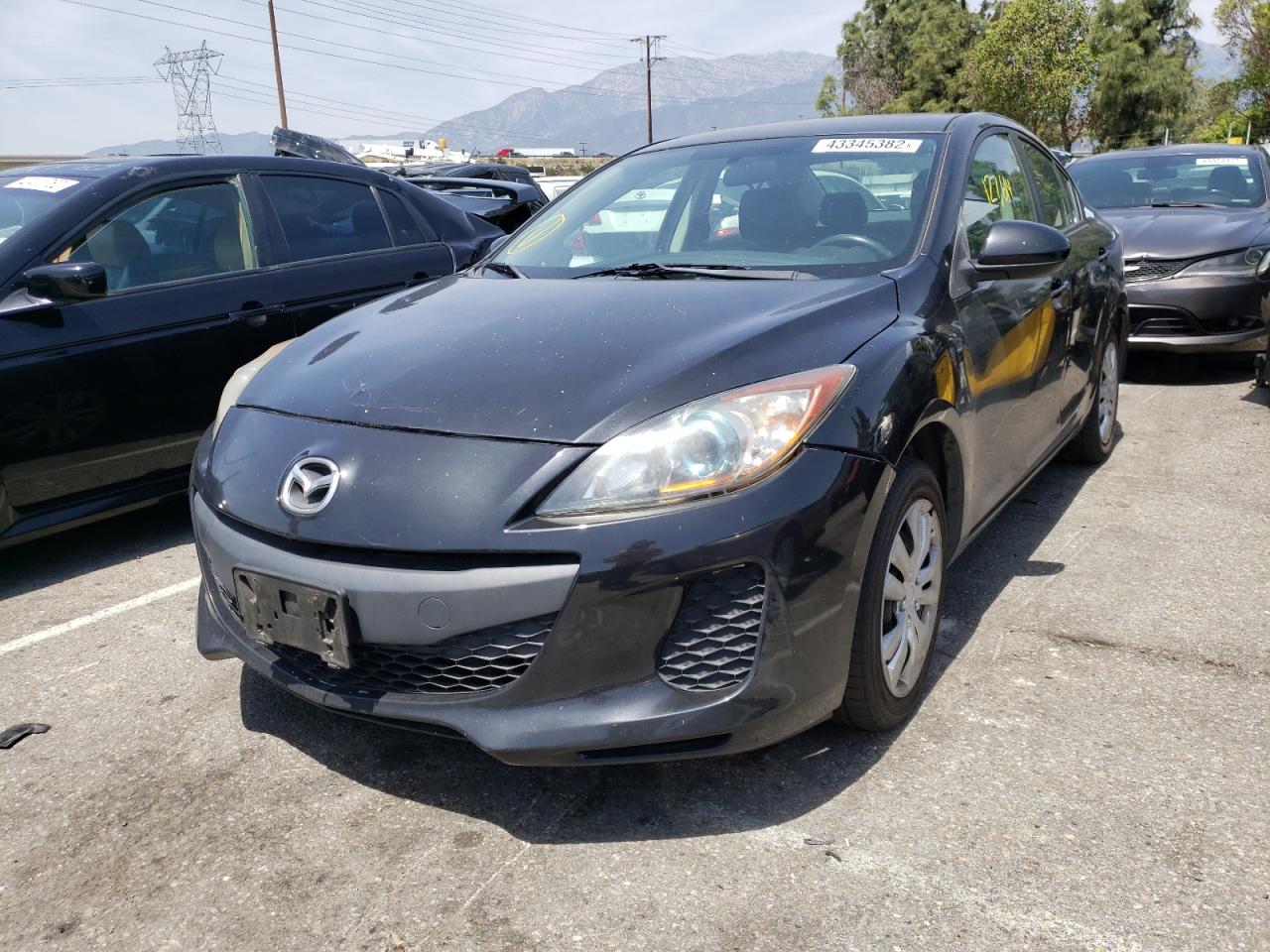 Photo 2 from auction – 2013 MAZDA 3 I with VIN JM1BL1UP3D1845891