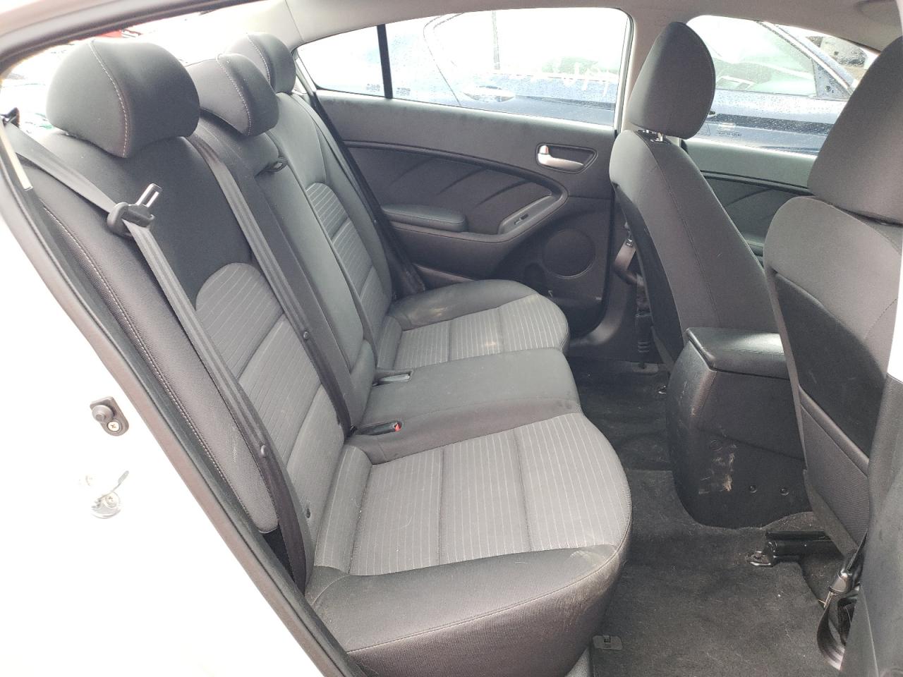 Photo 6 from auction – 2017 KIA FORTE LX with VIN 3KPFL4A72HE100284