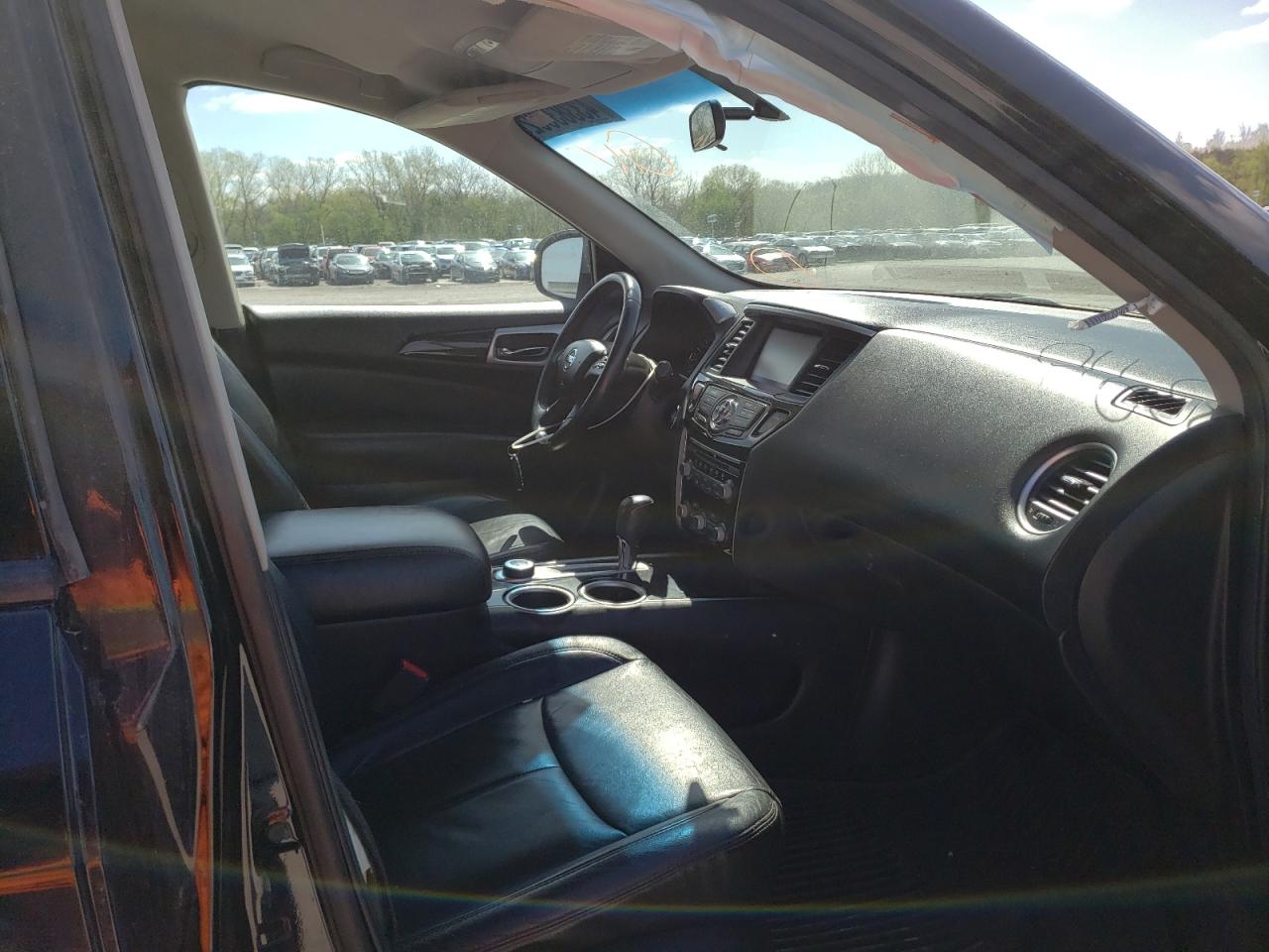 Photo 5 from auction – 2013 NISSAN PATHFINDER with VIN 5N1AR2MM9DC633910