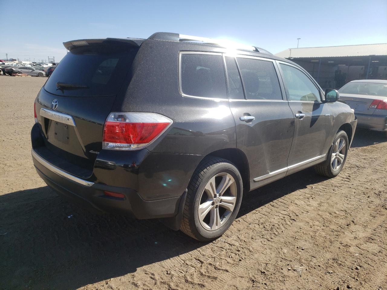 Photo 4 from auction – 2013 TOYOTA HIGHLANDER with VIN 5TDDK3EHXDS265944