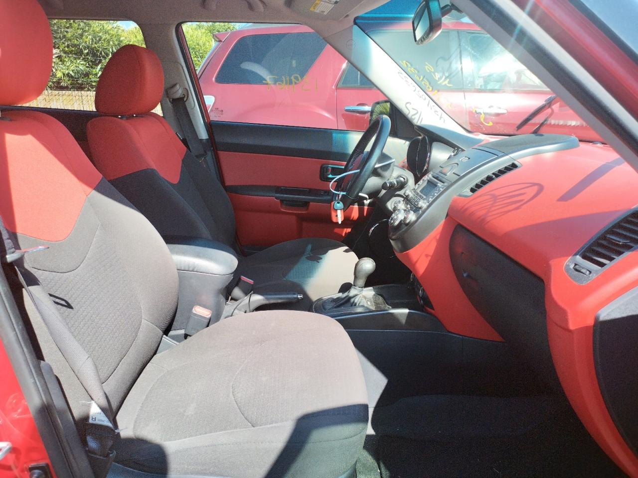 Photo 5 from auction – 2011 KIA SOUL with VIN KNDJT2A28B7250975