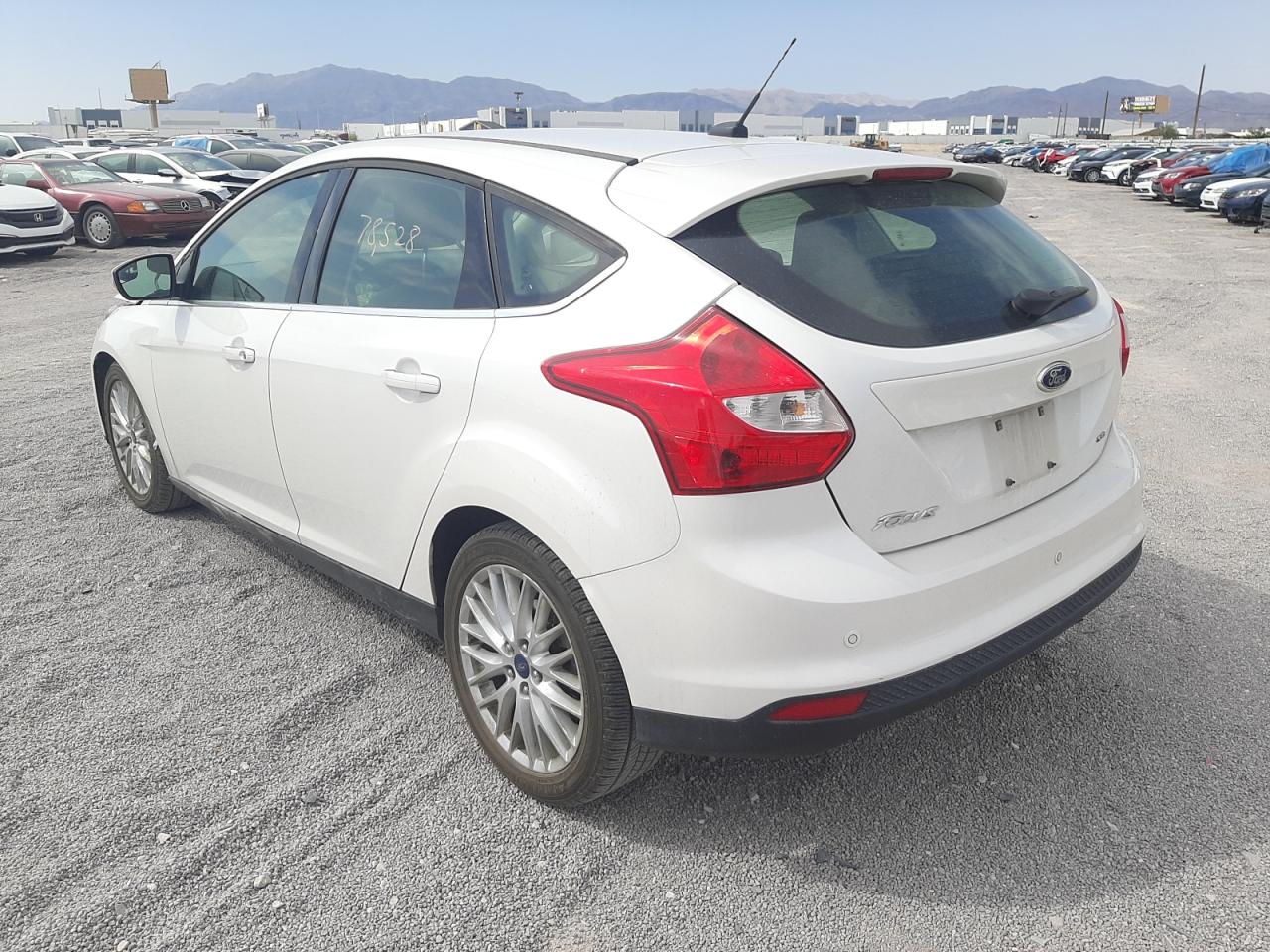 Photo 3 from auction – 2012 FORD FOCUS SEL with VIN 1FAHP3M20CL245417