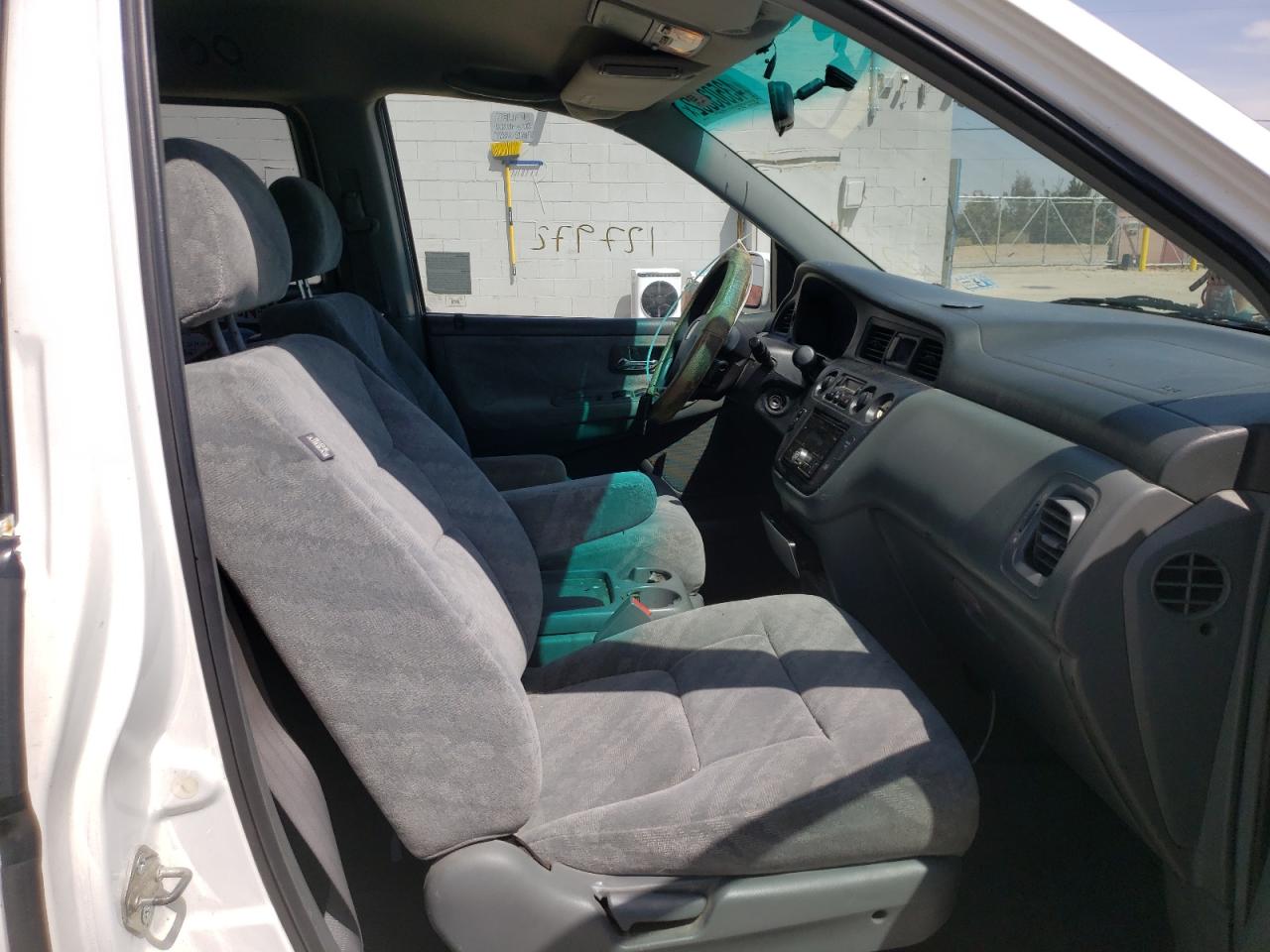 Photo 5 from auction – 2004 HONDA ODYSSEY EX with VIN 5FNRL188X4B113282