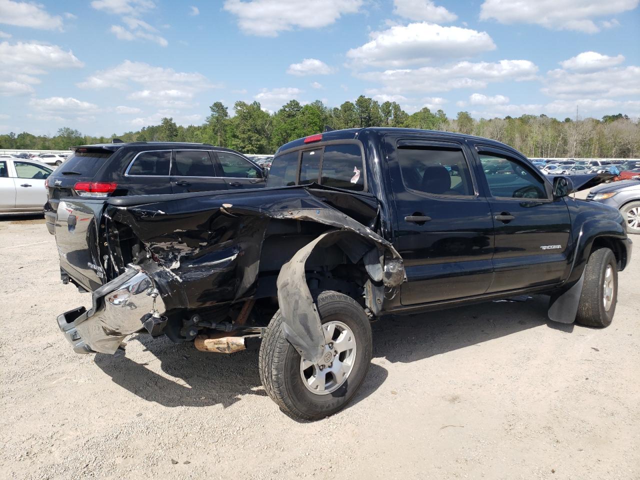 Photo 4 from auction – 2014 TOYOTA TACCOMA with VIN 5TFJX4GN3EX029757