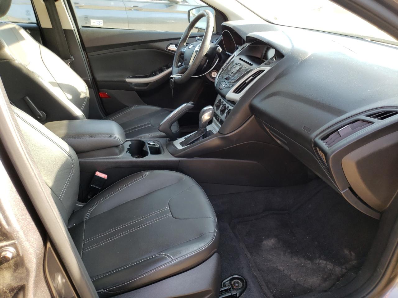Photo 5 from auction – 2013 FORD FOCUS SE with VIN 1FADP3K24DL230017