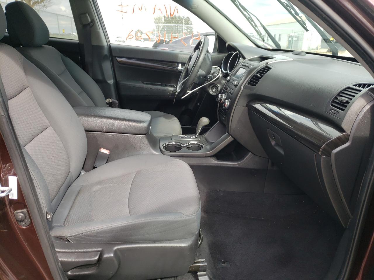Photo 5 from auction – 2013 KIA SORENTO LX with VIN 5XYKT3A69DG393663