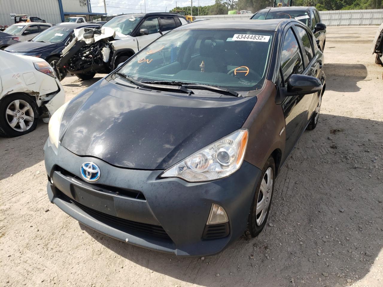 Photo 2 from auction – 2012 TOYOTA PRIUS C with VIN JTDKDTB30C1001332