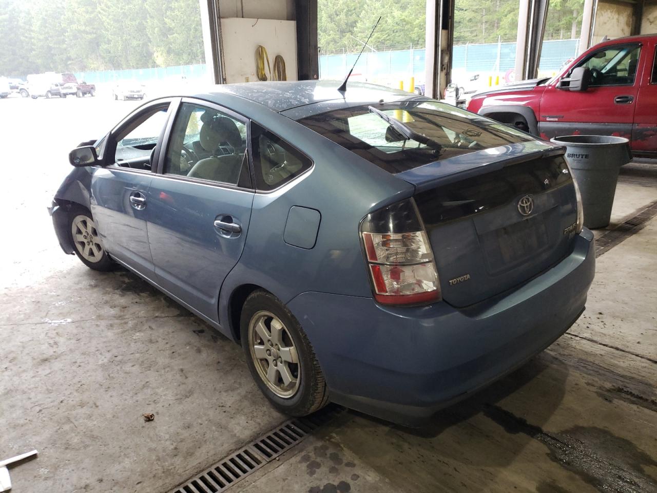 Photo 3 from auction – 2005 TOYOTA PRIUS with VIN JTDKB22UX53072411