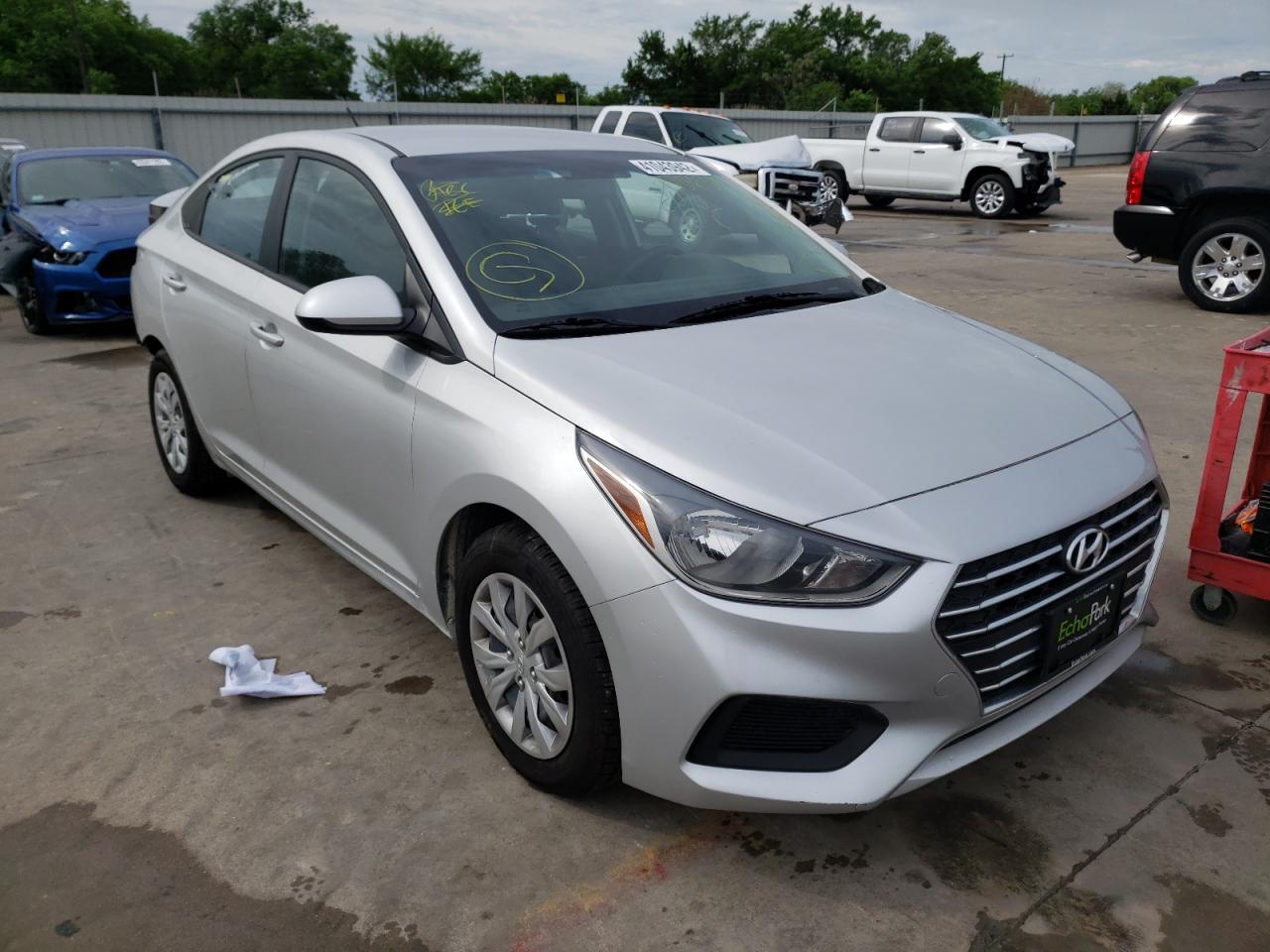 HYUNDAI ACCENT SE 2019 with VIN 3KPC24A31KE056319 - Photo from auction