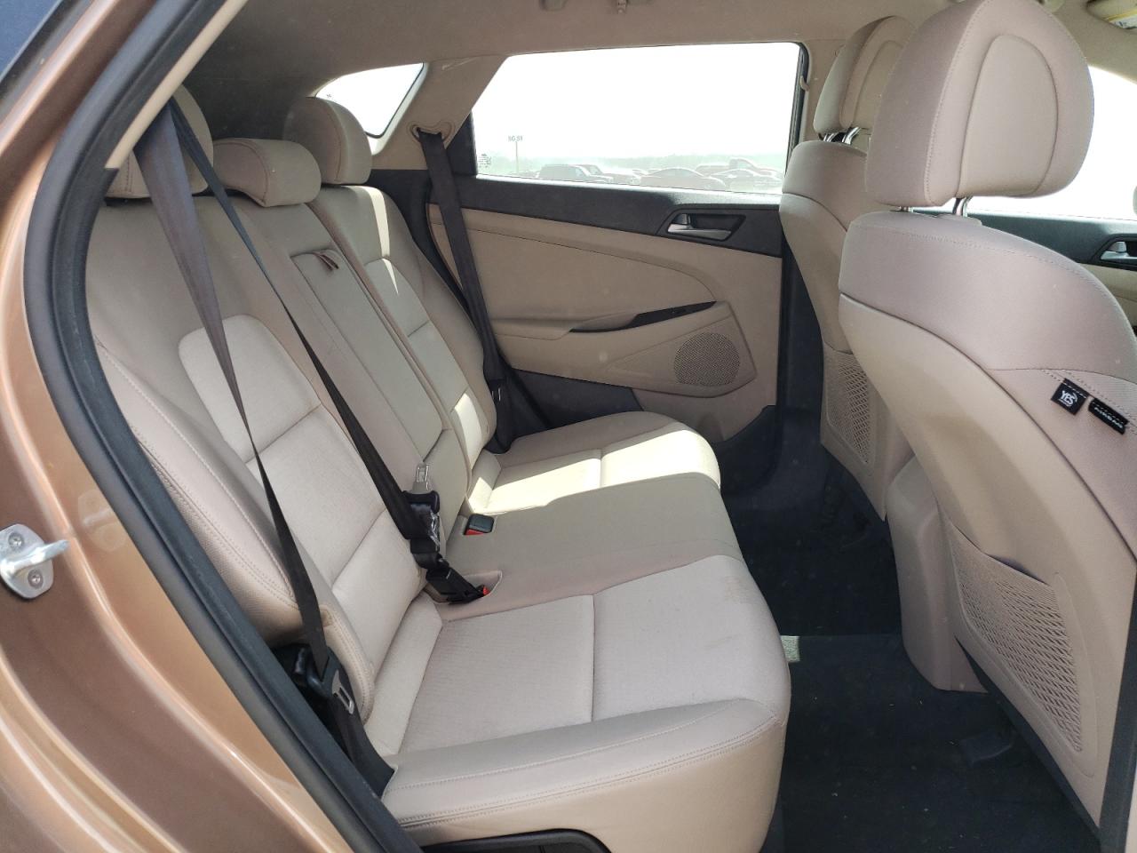 Photo 6 from auction – 2016 HYUNDAI TUCSON SE with VIN KM8J23A44GU179076