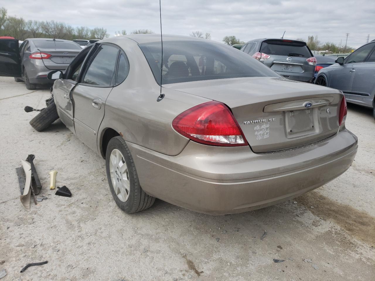 Photo 3 from auction – 2007 FORD TAURUS SE with VIN 1FAFP53U87A161806