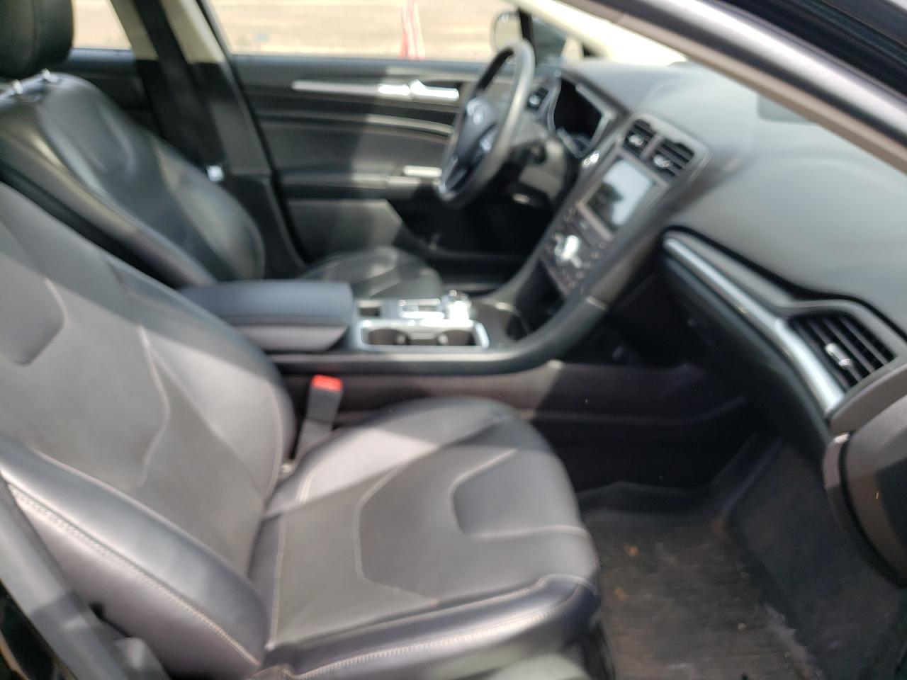 Photo 5 from auction – 2017 FORD FUSION TIT with VIN 3FA6P0D95HR136379