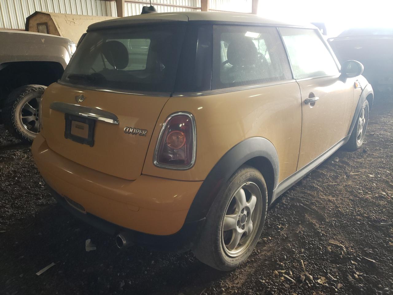 Photo 4 from auction – 2008 MINI COOPER with VIN WMWMF33508TT61048