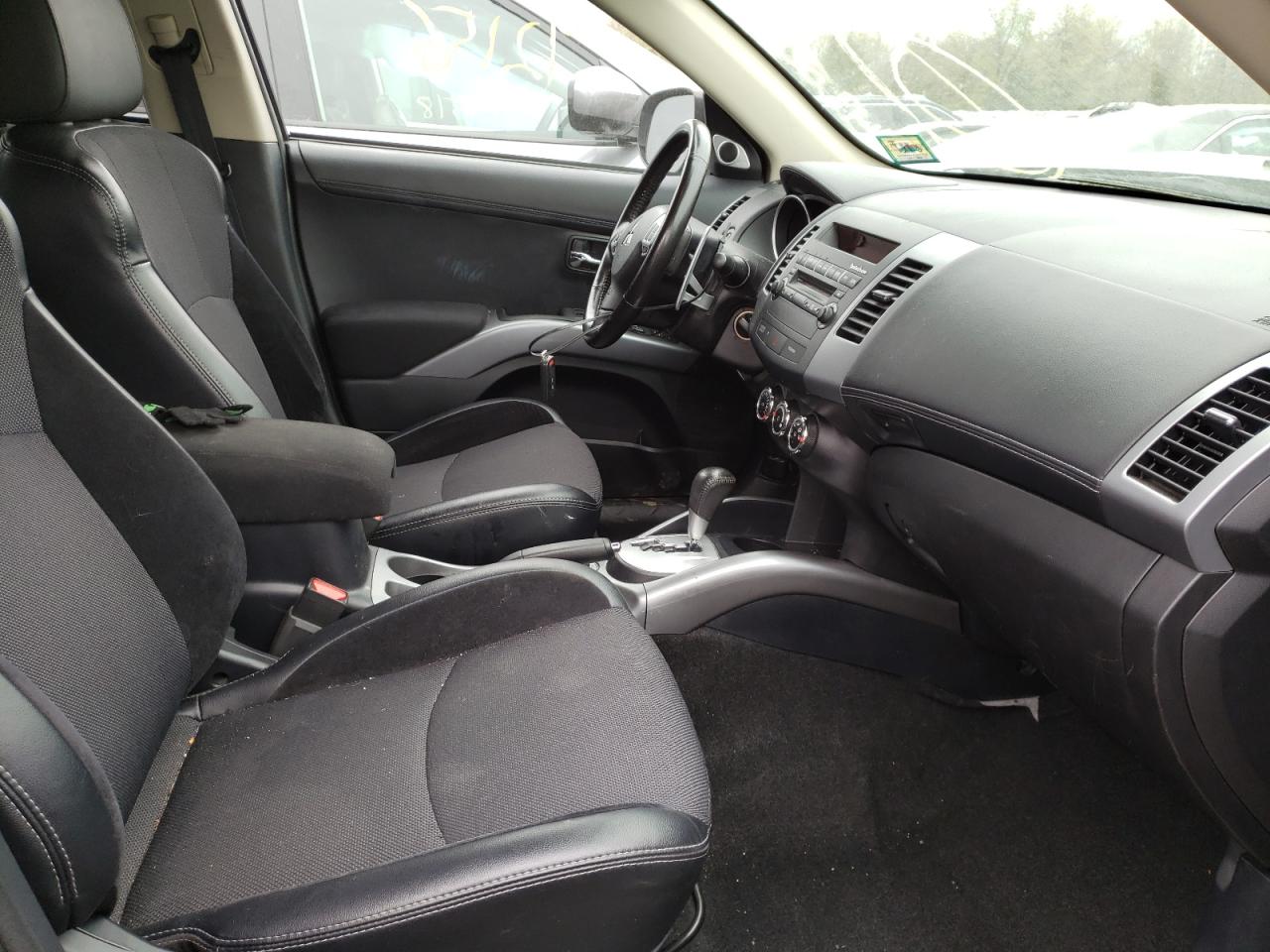 Photo 5 from auction – 2013 MITSUBISHI OUTLANDER with VIN JA4JT3AW4DU006554