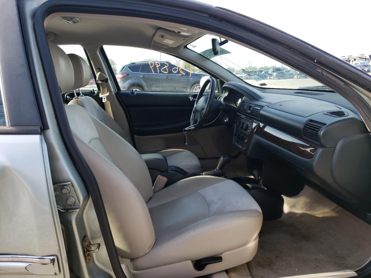 Photo 5 from auction – 2005 CHRYSLER SEBRING LI with VIN 1C3EL66R75N693038