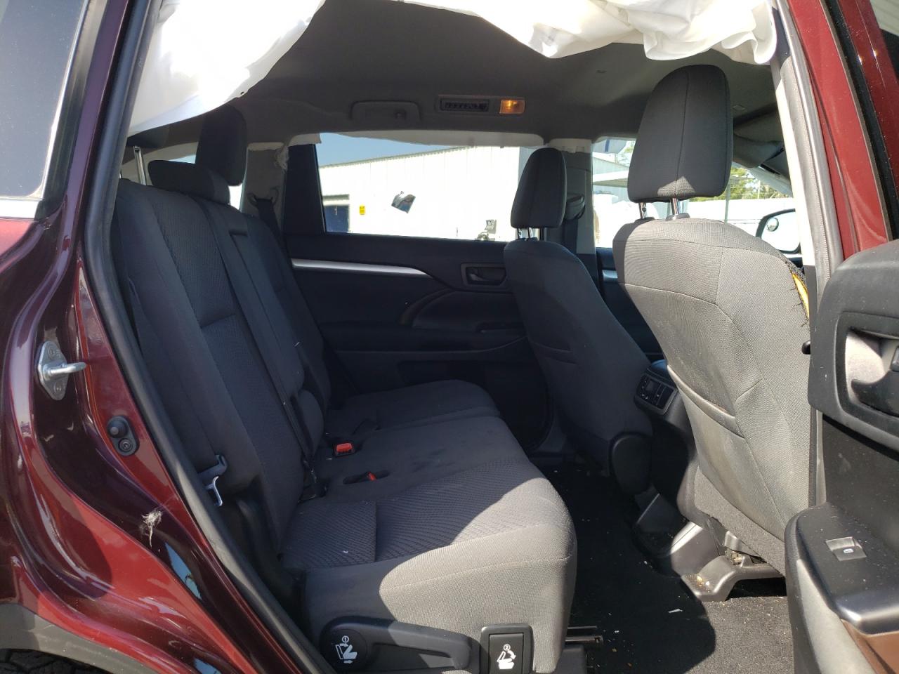Photo 6 from auction – 2019 TOYOTA HIGHLANDER with VIN 5TDBZRFH6KS976784