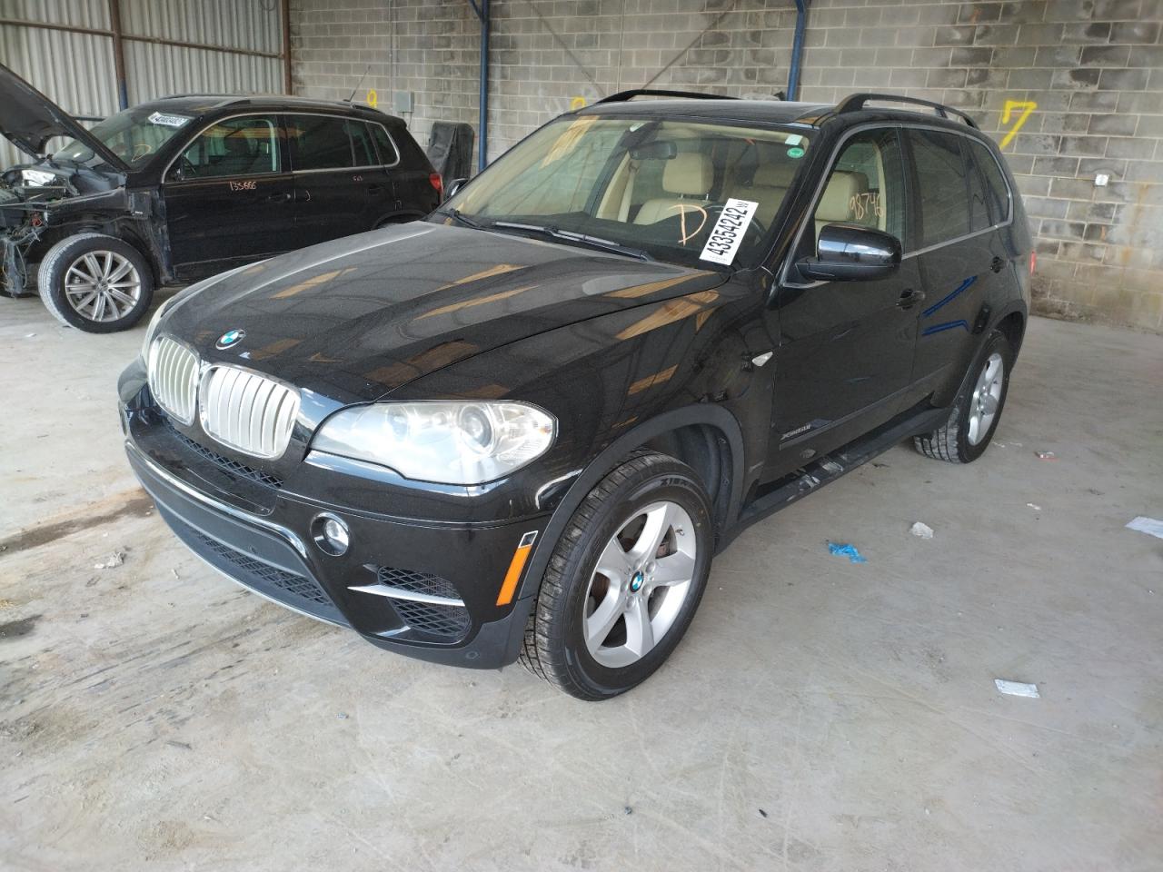 Photo 2 from auction – 2012 BMW X5 XDRIVE5 with VIN 5UXZV8C58CL423800