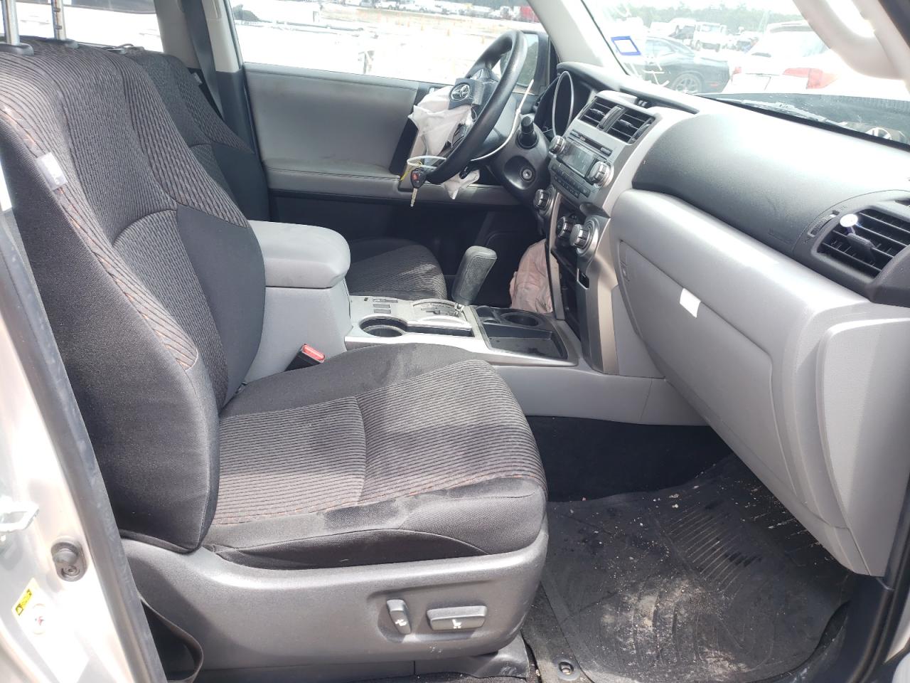 Photo 5 from auction – 2013 TOYOTA 4RUNNER SR with VIN JTEZU5JR0D5055980