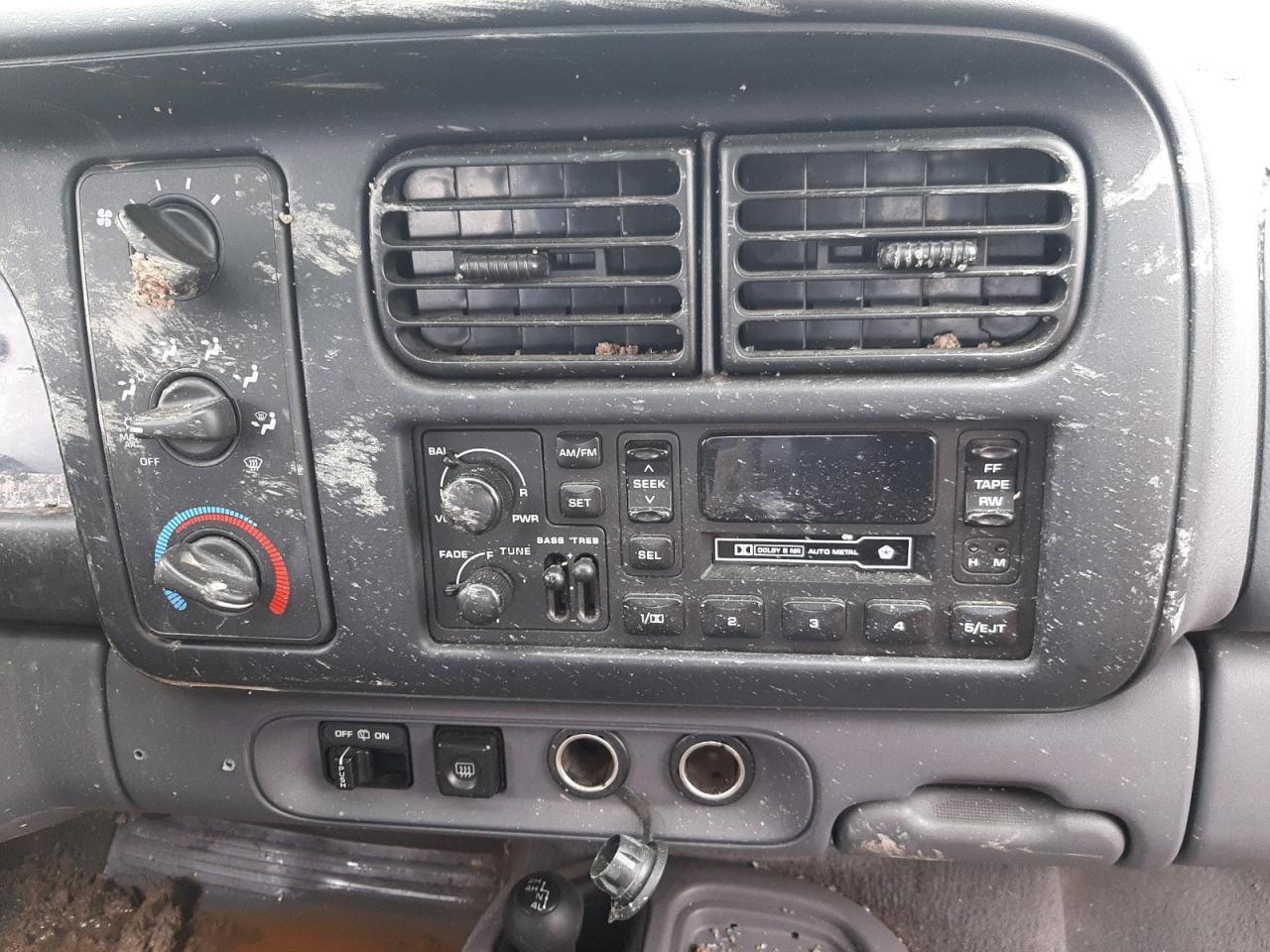 Photo 9 from auction – 1999 DODGE DURANGO with VIN 1B4HS28Y6XF600321