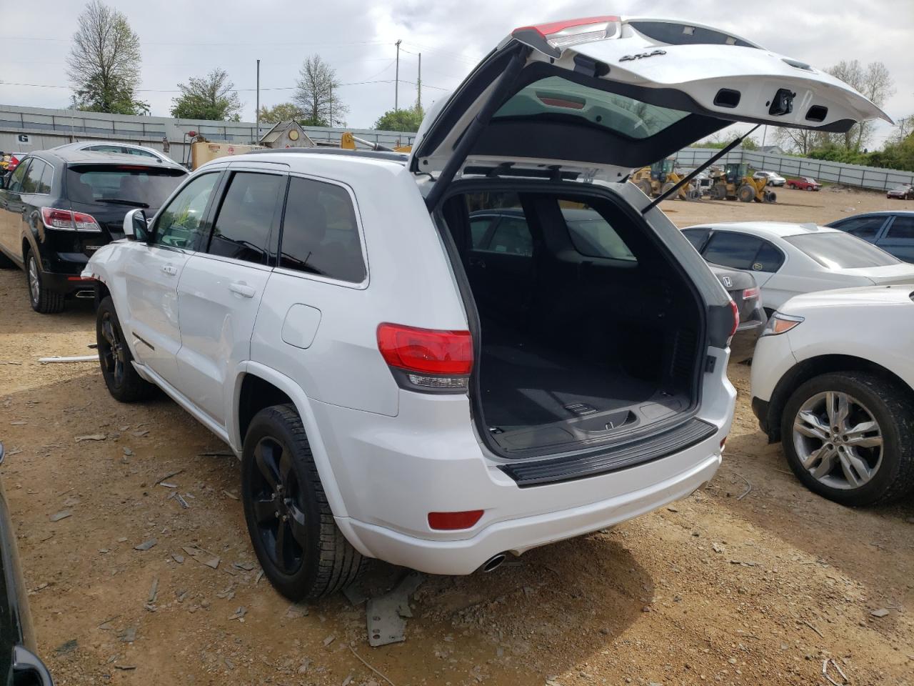 Photo 3 from auction – 2015 JEEP GRAND CHER with VIN 1C4RJFAG6FC643155