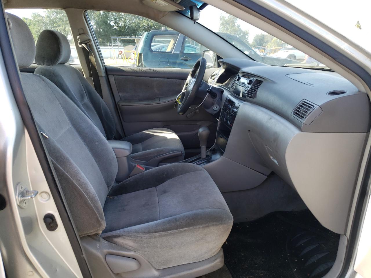 Photo 5 from auction – 2003 TOYOTA COROLLA CE with VIN 1NXBR32E23Z015214